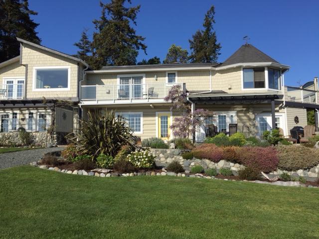 The Lodge At Weir'S Beach Metchosin Exterior photo